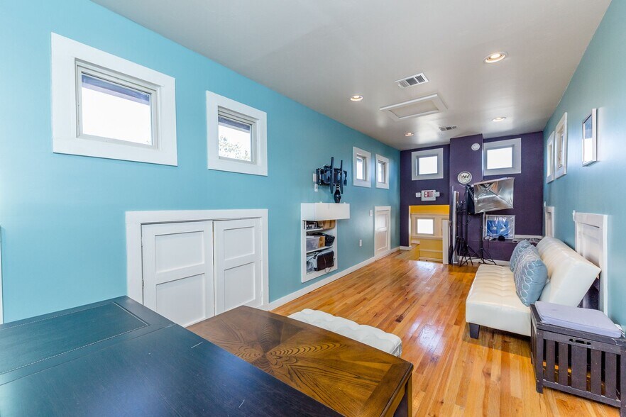 More Photos Of 3718 Mount Vernon St, Houston Office For Lease