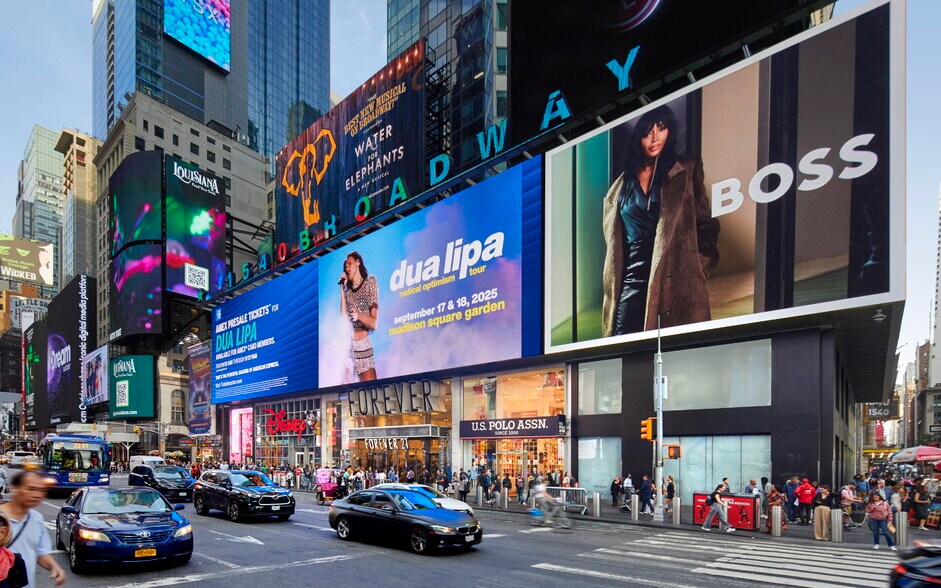 More Photos Of 1540 Broadway, New York Office For Lease