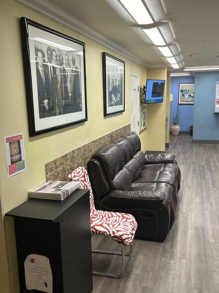 More Photos Of 5709-5715 Market St, Oakland Medical For Sale