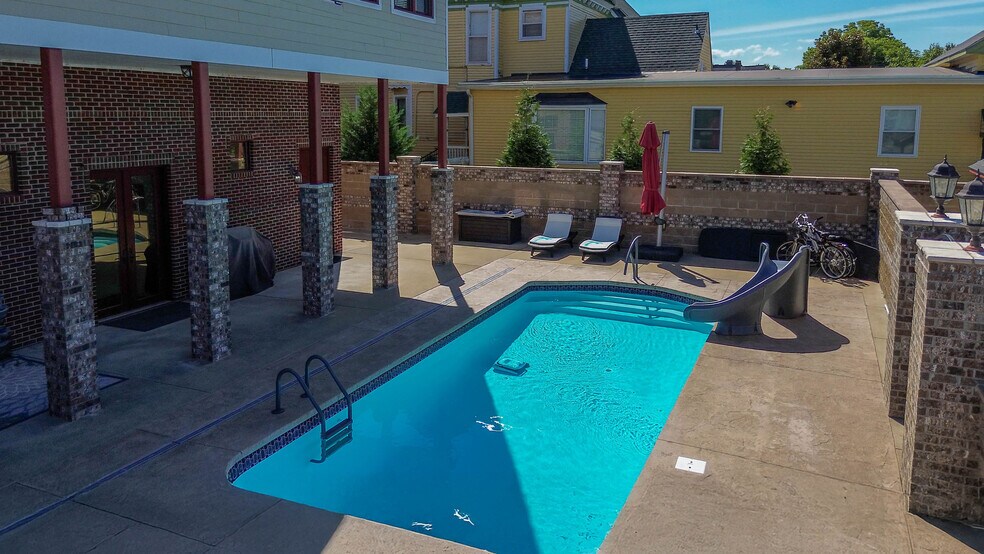 More Photos Of 333 N 9th St, Paducah Storefront Retail Residential For Sale