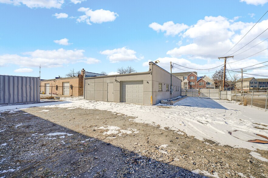 More Photos Of 10333 Oxford Ave, Chicago Ridge Warehouse For Sale