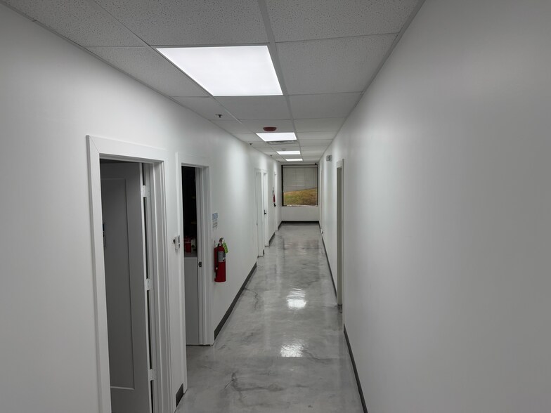 More Photos Of 210 Mittel Dr, Wood Dale Warehouse For Lease