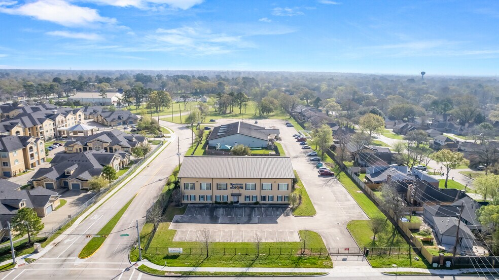 More Photos Of 11820 Huffmeister Rd, Houston Office For Sale