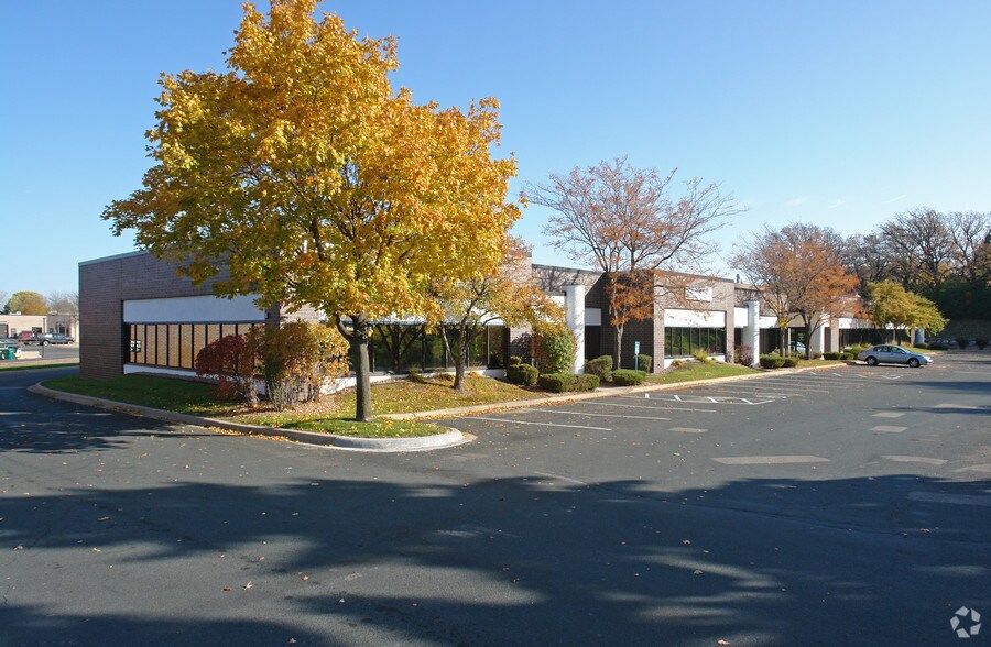 Primary Photo Of 10200 Valley View Rd, Eden Prairie Research And Development For Lease