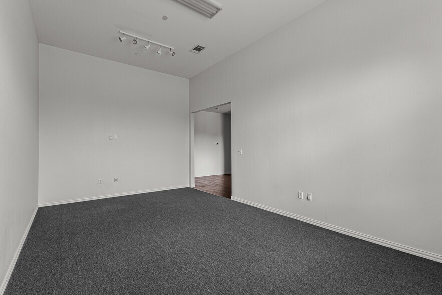 More Photos Of 905 Trophy Club Dr, Trophy Club Office For Lease