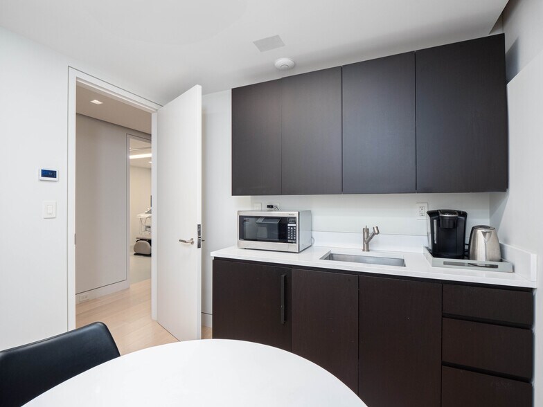 More Photos Of 650 Park Ave, New York Apartments For Sale