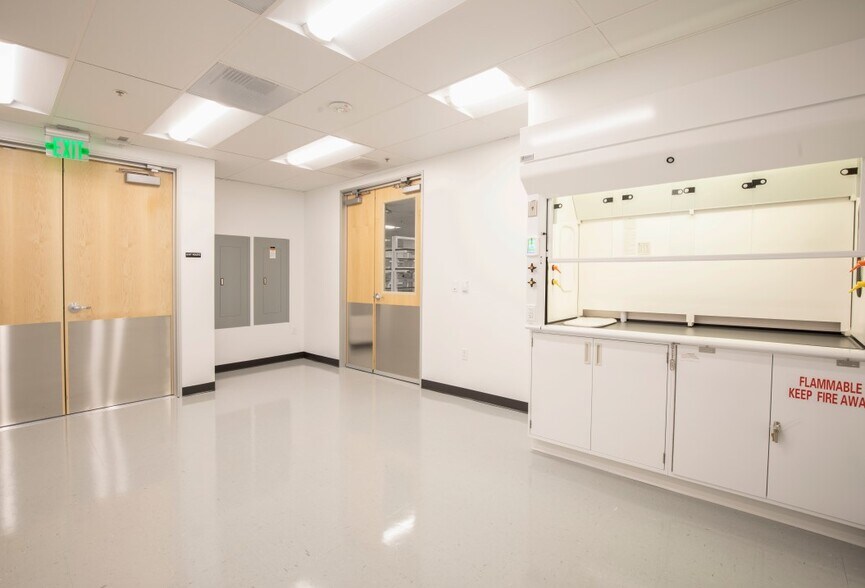 More Photos Of 2001 Junipero Serra Blvd, Daly City Research And Development For Lease