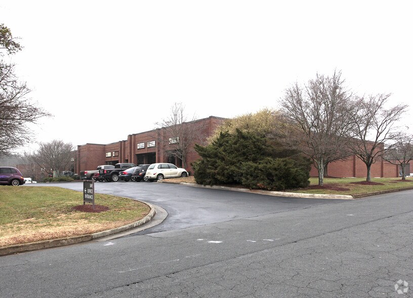 More Photos Of 849 Pickens Industrial Dr, Marietta Distribution For Lease