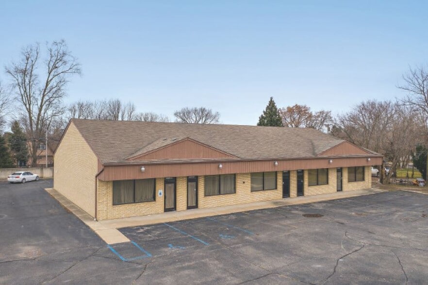 More Photos Of 49532-49540 Gratiot Ave, Chesterfield Freestanding For Lease