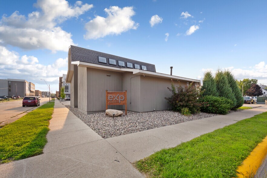 More Photos Of 152 E Pearl St, Owatonna Office For Sale