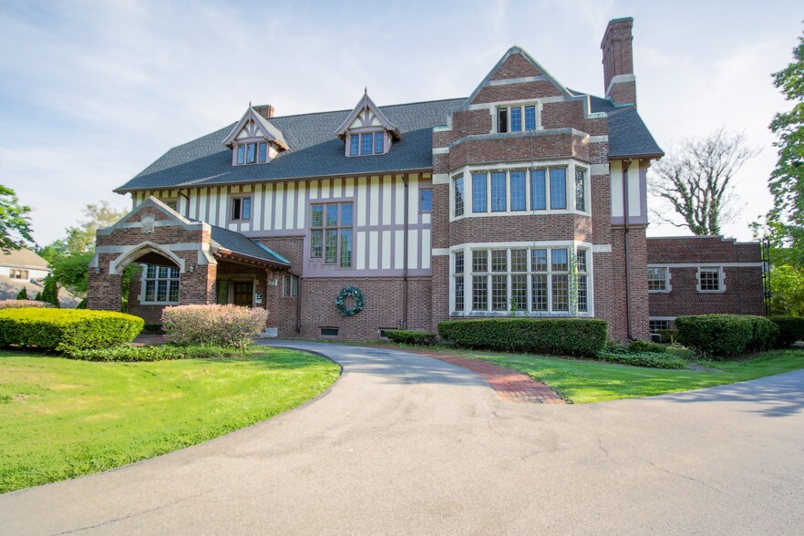 More Photos Of 1501 East Ave, Rochester Office Residential For Lease