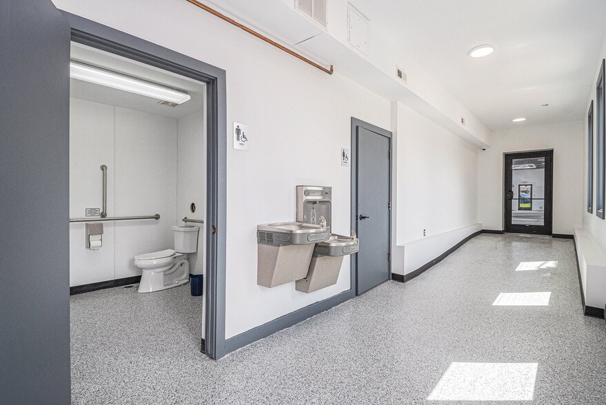 More Photos Of 3525 N 90th St, Omaha Freestanding For Lease