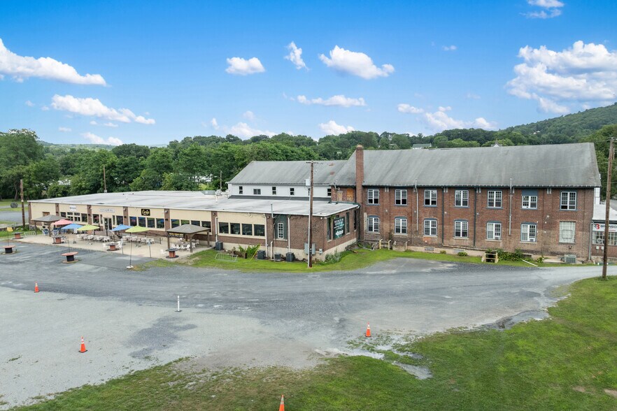 More Photos Of 500 Bridge St, Weissport Restaurant For Sale