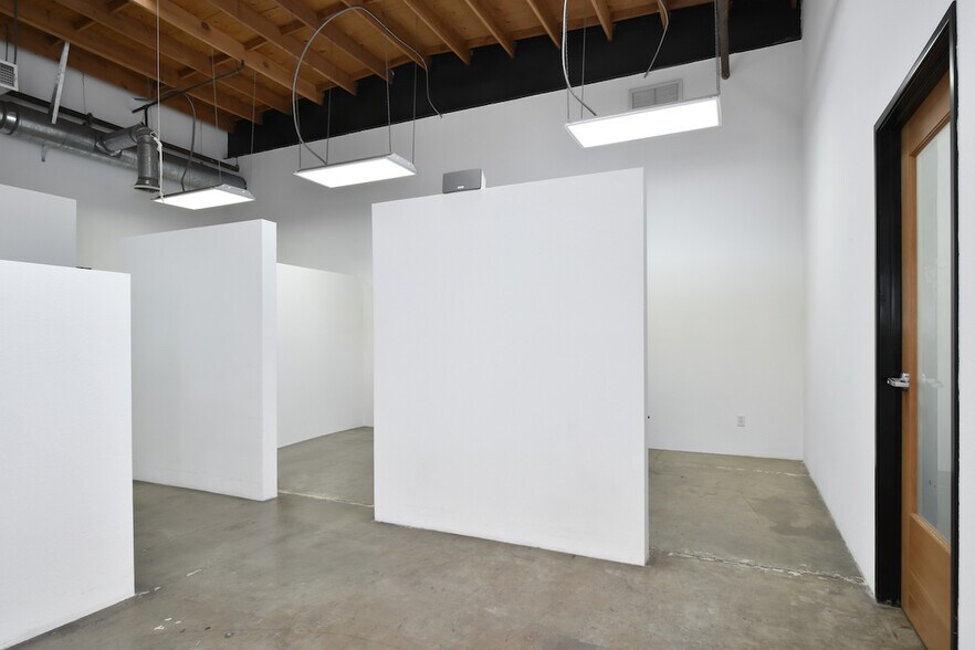More Photos Of 1738-1740 Cordova St, Los Angeles Showroom For Lease