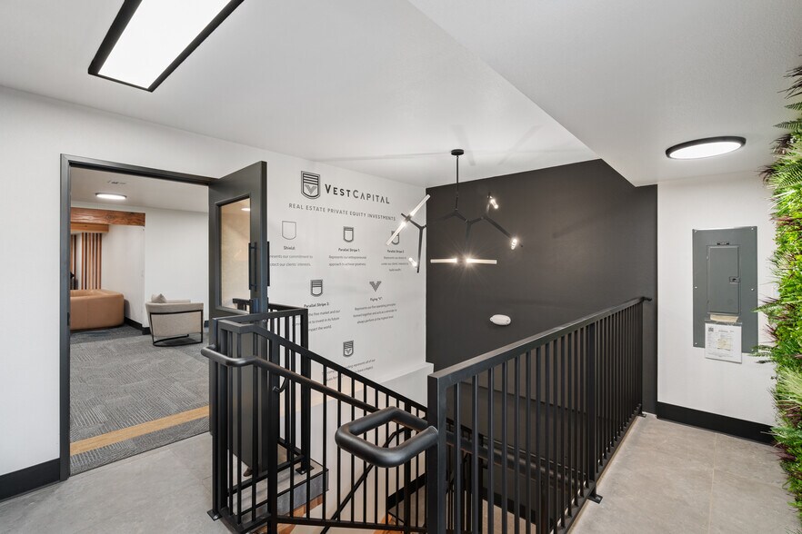 More Photos Of 222 NE Everett St, Camas Storefront Retail Office For Lease