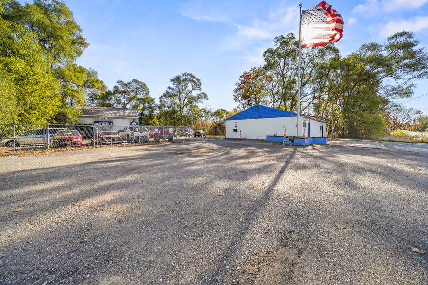 More Photos Of 105 S Ortonville Rd, Ortonville Freestanding For Sale