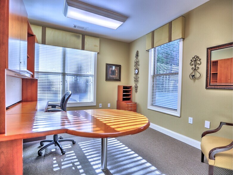 2487 Cedarcrest Rd, Acworth, GA 30101 Office