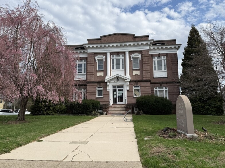 Primary Photo Of 5 Wyomissing Blvd, Wyomissing Lodge Meeting Hall For Sale