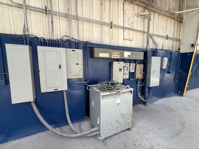 More Photos Of 1505 Brittmoore Rd, Houston Warehouse For Lease