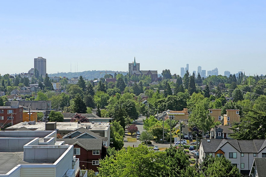 More Photos Of 900 NE 65th St, Seattle Apartments For Lease
