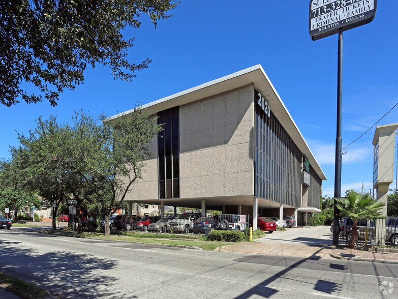 Primary Photo Of 2020 Southwest Fwy, Houston Office For Lease