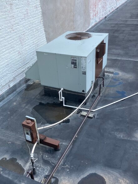 More Photos Of 211 W 1st St, Dixon General Retail For Sale