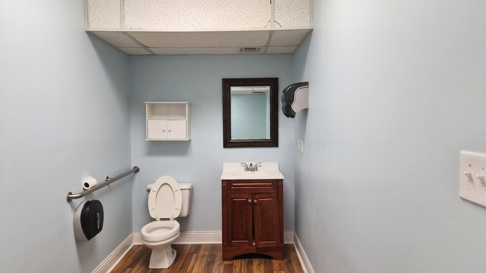 More Photos Of 31-33 Murray Guard Dr, Jackson Office For Lease