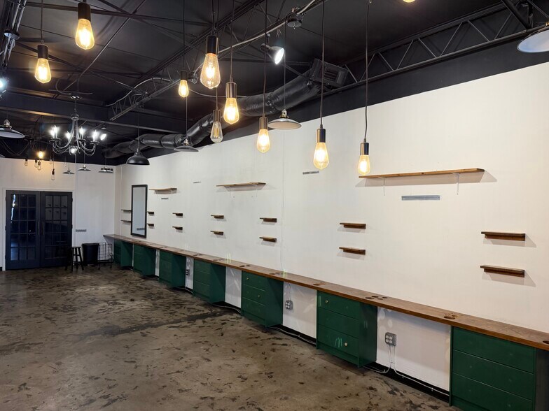 More Photos Of 1007-1009 E Saint Mary Blvd, Lafayette, Ln, Lafayette Storefront For Lease