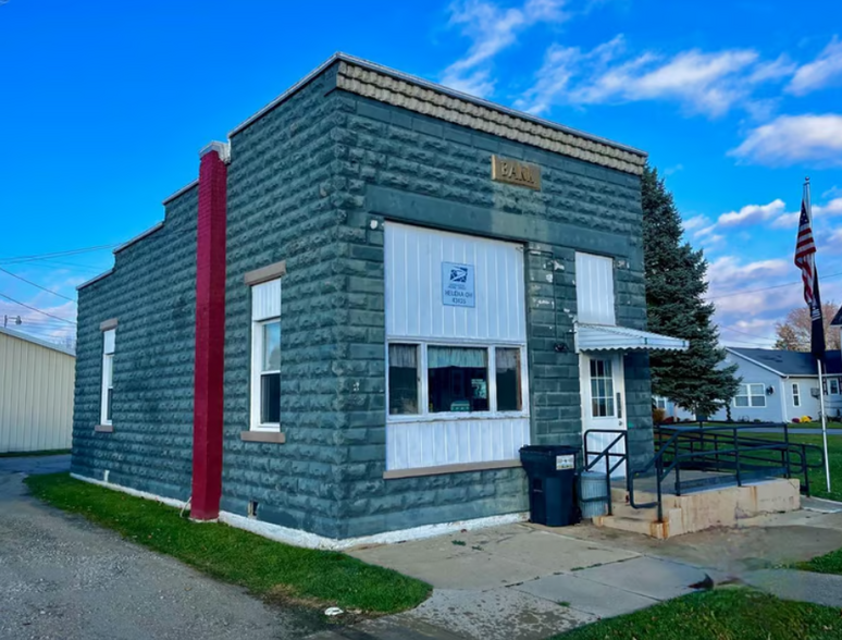 Primary Photo Of 247 Main St, Helena Post Office For Sale