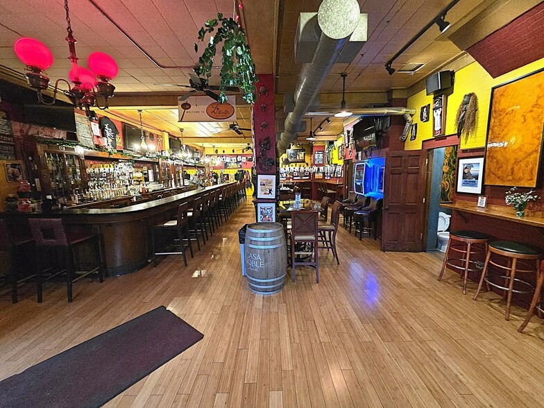 More Photos Of 3058 W Irving Park Rd, Chicago Storefront Retail Residential For Lease