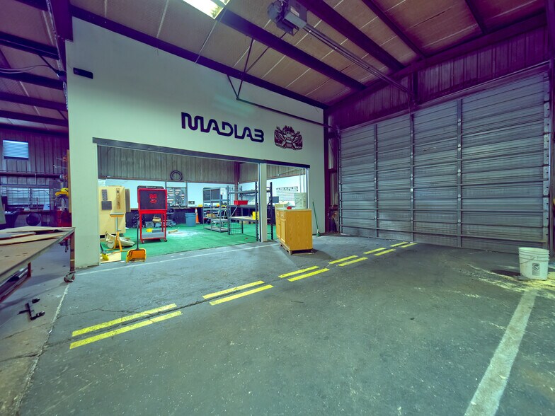 More Photos Of 1451 E Jefferson St, Brooksville Flex For Lease