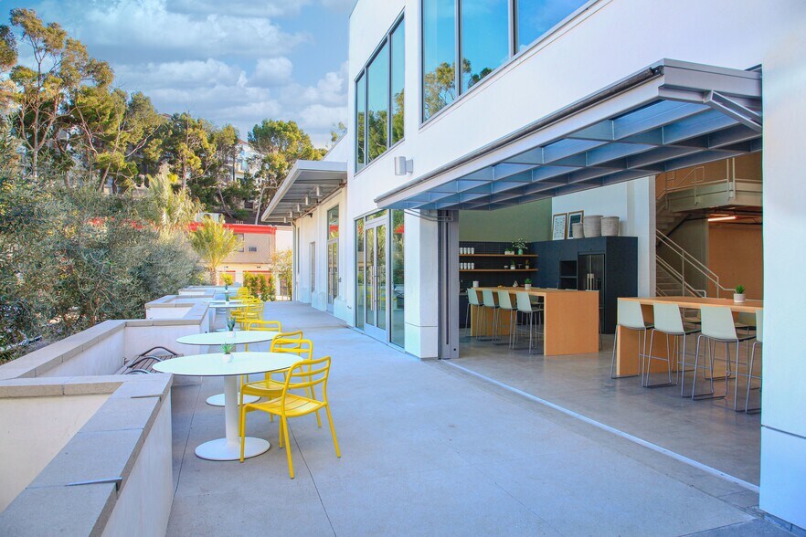 More Photos Of 5650 W Centinela Ave, Los Angeles Unknown For Lease