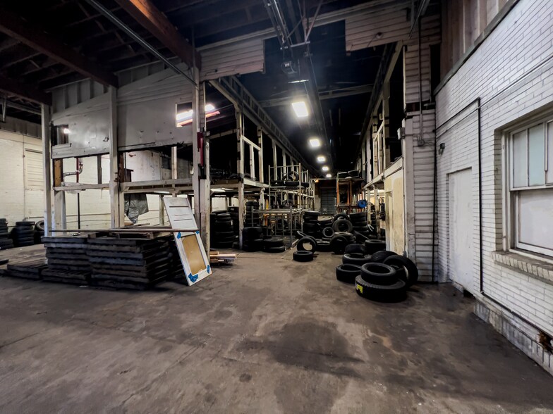 More Photos Of 7829-7839 W Grand Ave, Elmwood Park Warehouse For Sale