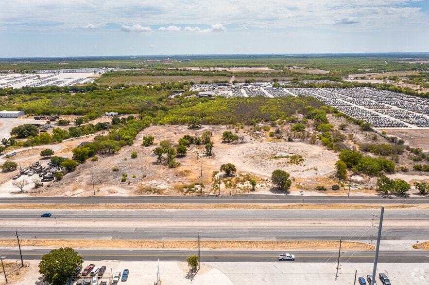 More Photos Of 11696 State Highway 16 S, San Antonio Warehouse For Sale