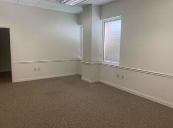 More Photos Of 653 Chamberlin Ave, Frankfort Office For Sale