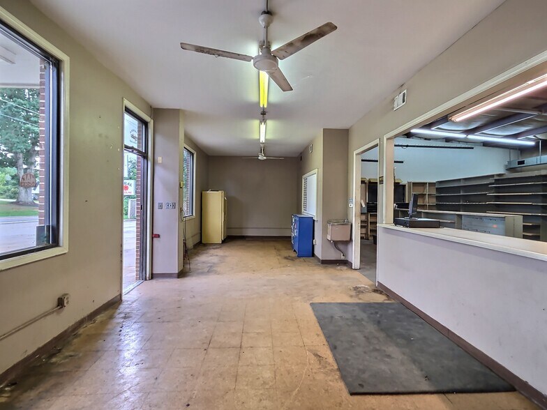 More Photos Of 1925 Old Chatham Rd, Martinsville Auto Repair For Sale