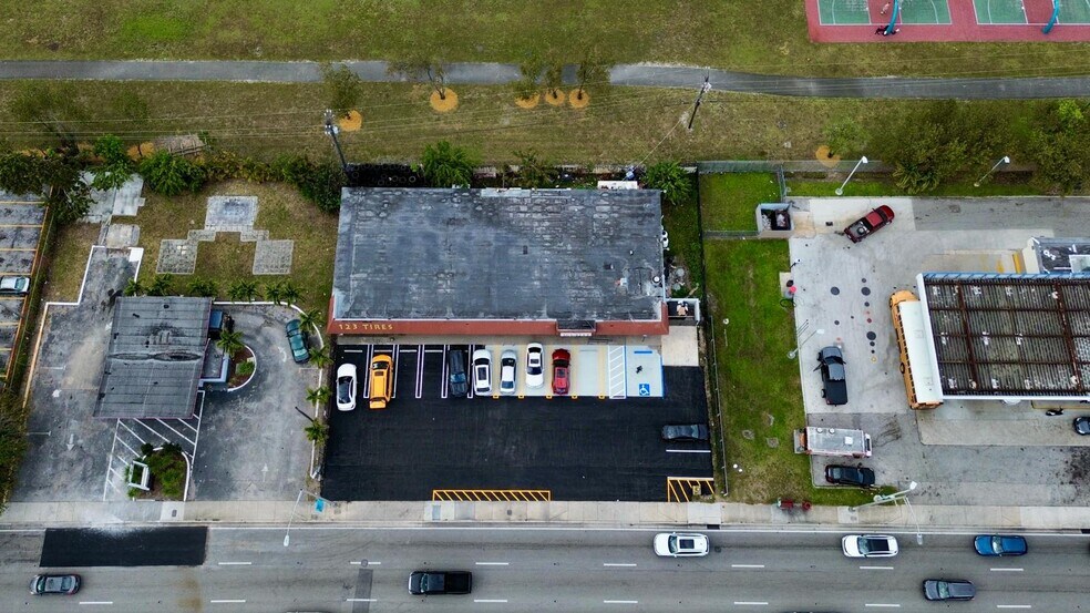 Primary Photo Of 3251-3255 NW 183rd St, Opa Locka Storefront For Sale