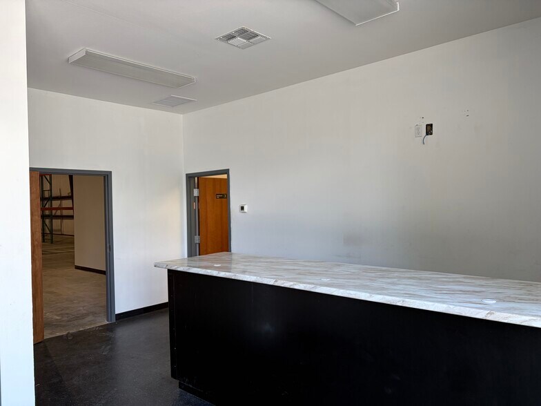 More Photos Of 2830 Industrial Plaza Dr, Tallahassee Industrial For Sale