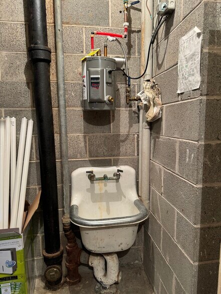 More Photos Of 202 N Jefferson St, Mount Pleasant Medical For Sale