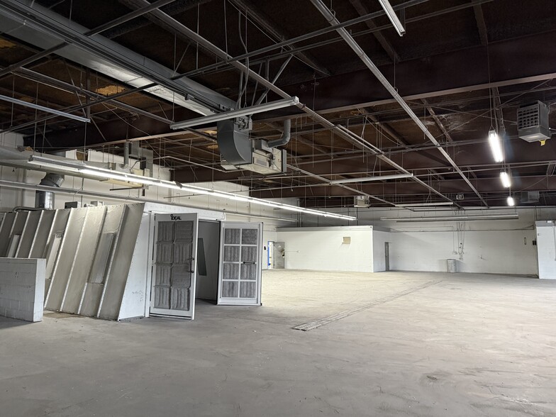 More Photos Of 2660 S Mendenhall Rd, Memphis Auto Repair For Sale