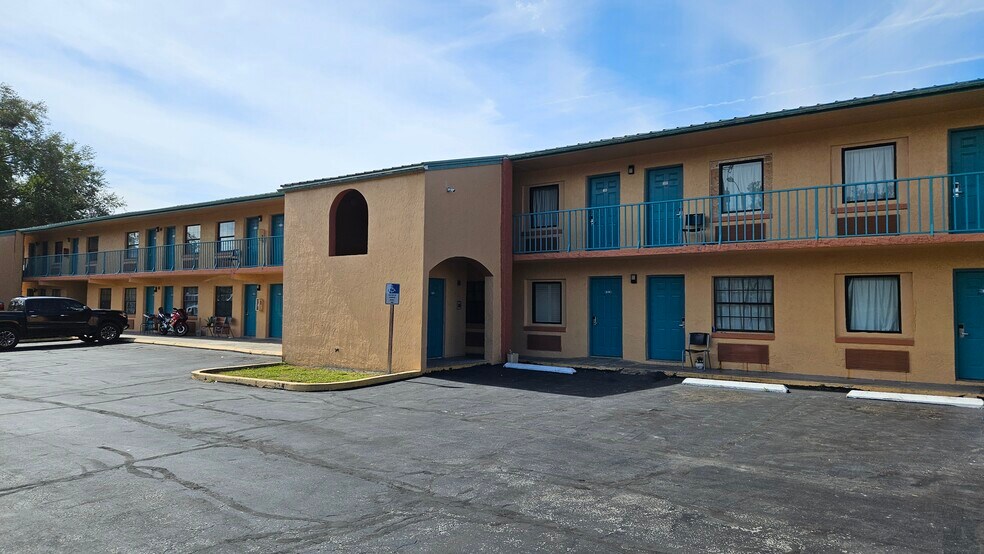 More Photos Of 670 E Vine St, Kissimmee Hotel For Sale