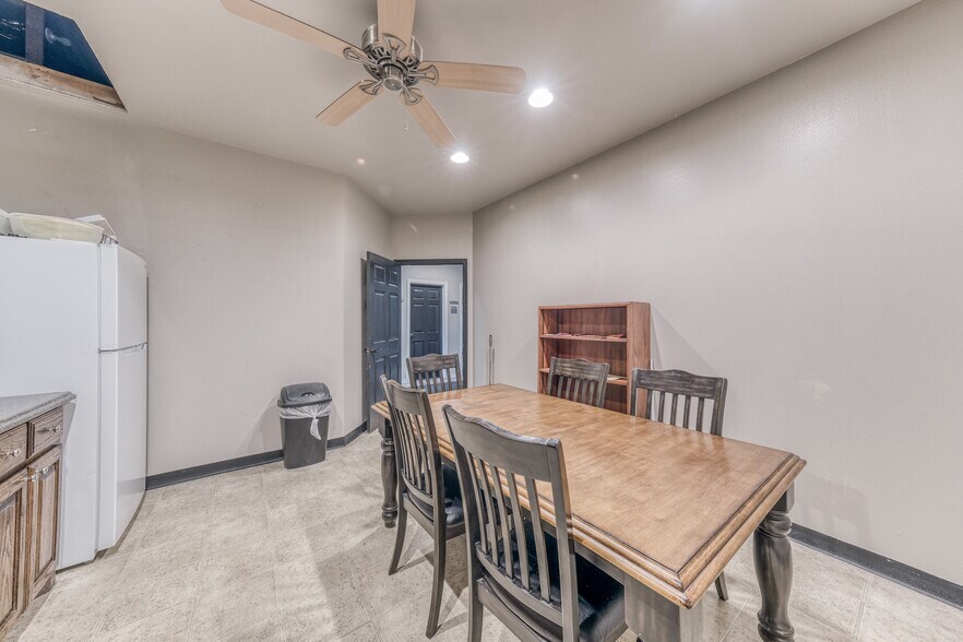 More Photos Of 301 Center Court Dr, Bridgeport Warehouse For Sale