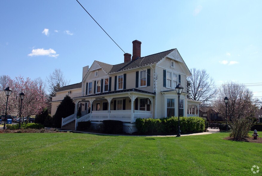 More Photos Of 1148 Walker Rd, Great Falls Restaurant For Sale