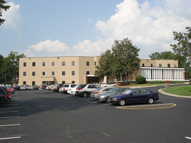 More Photos Of 1900-1950 Crestwood Blvd, Birmingham Office For Lease