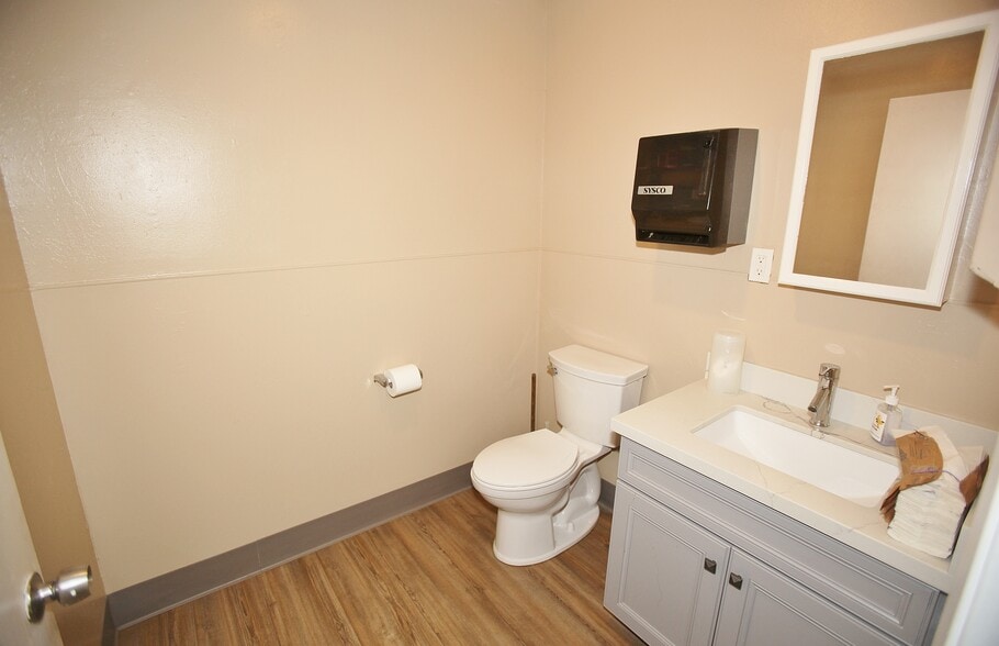 More Photos Of 2739 Castro Valley Blvd, Castro Valley Unknown For Lease