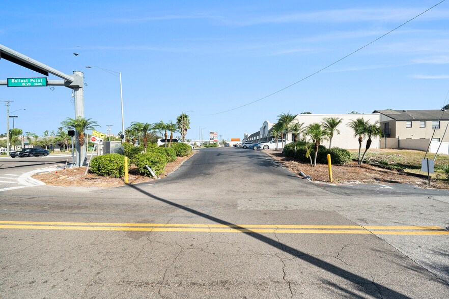More Photos Of 5130 S Dale Mabry Hwy, Tampa Unknown For Lease