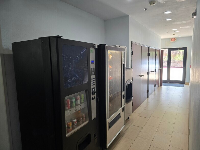 More Photos Of 2700 E 2nd St, Edmond Hotel For Sale