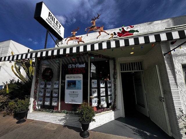 More Photos Of 1850-1854 Hillhurst Ave, Los Angeles Restaurant For Lease