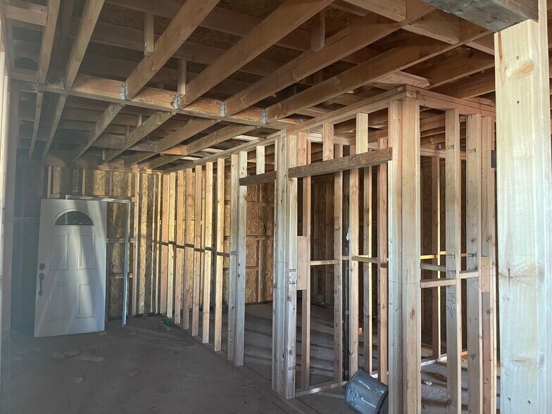 More Photos Of 11128-11130 Atlantic Ave, Lynwood Warehouse For Sale