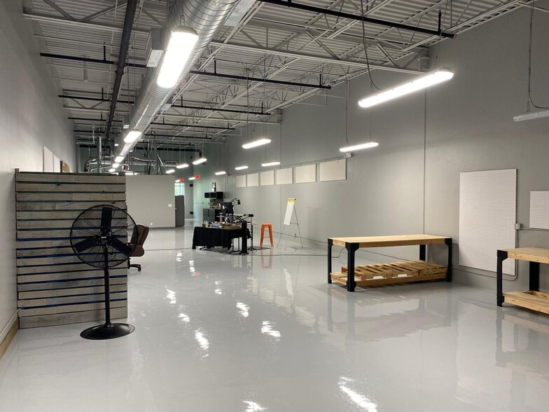 More Photos Of 2800 W State Road 84, Fort Lauderdale Showroom For Sale